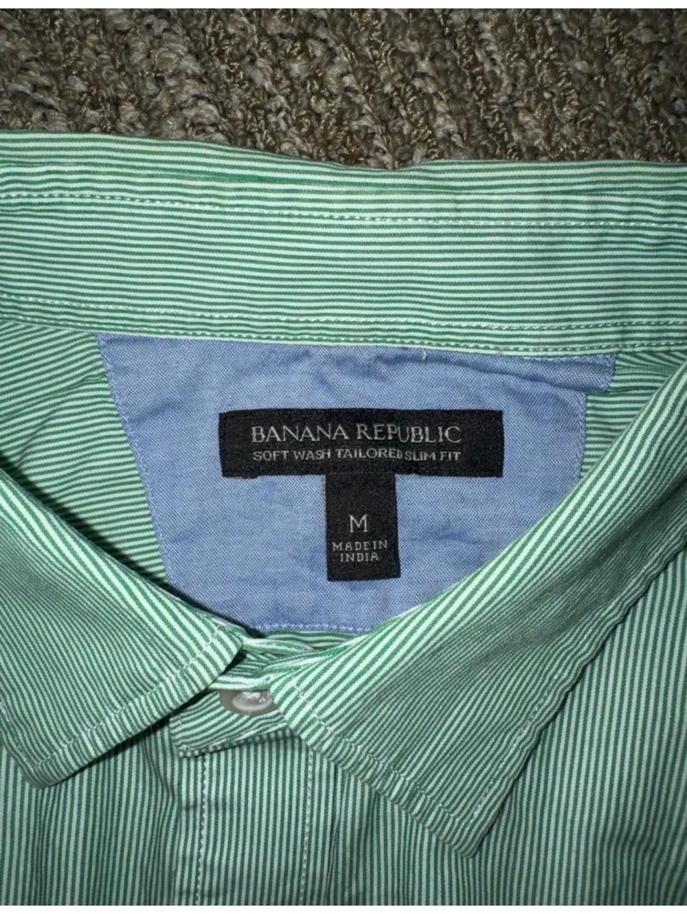 Men’s Banana Republic green striped button up shirt Size Medium